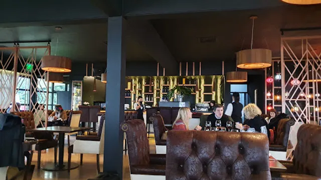 Sky Restaurante & Bar