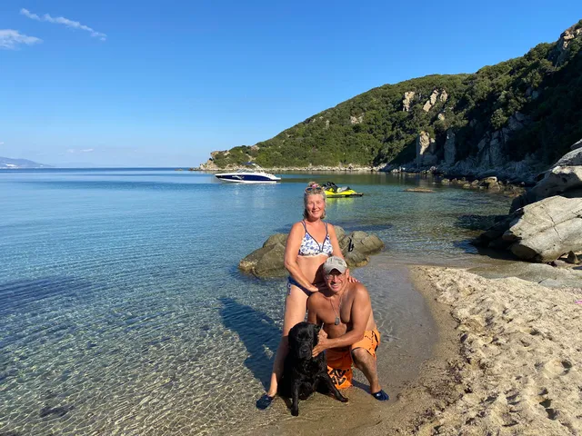 Holiday Palm Apartments