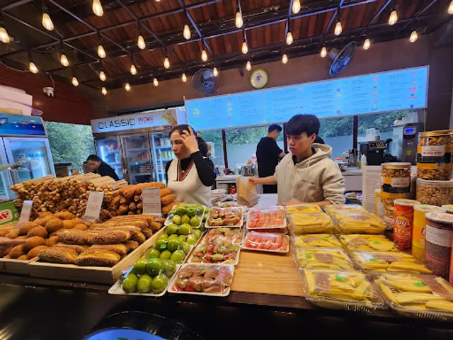 Mây Cafe & Bakery Flagship