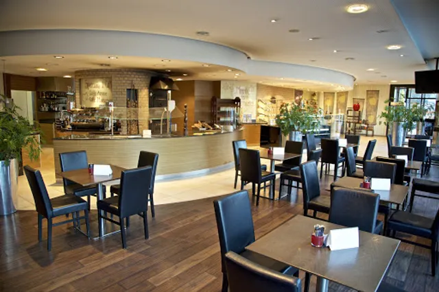 Café La Stazione - Bäckerei Mohn AG