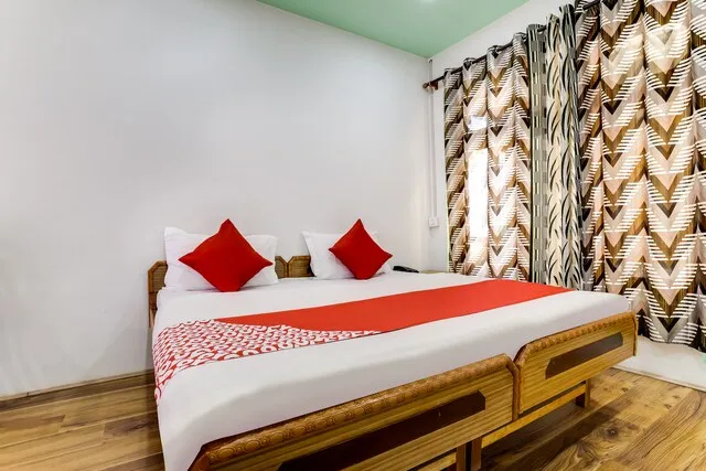 OYO 60633 Nine Palace Guest House