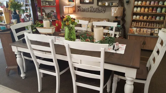 Dikken's Furniture & Decorating