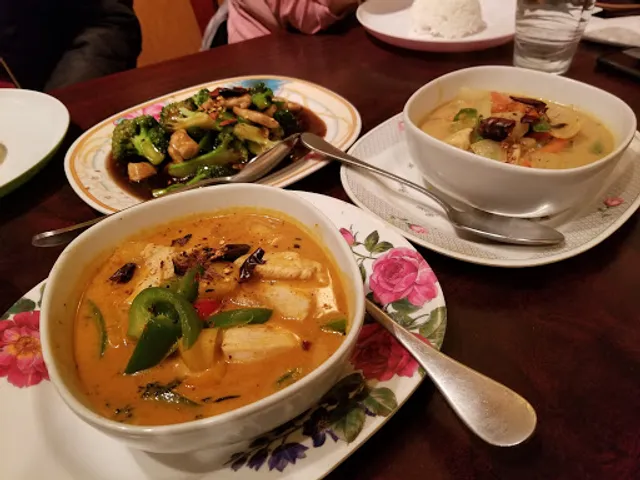 Bangkok Thai Restaurant & Pho 911