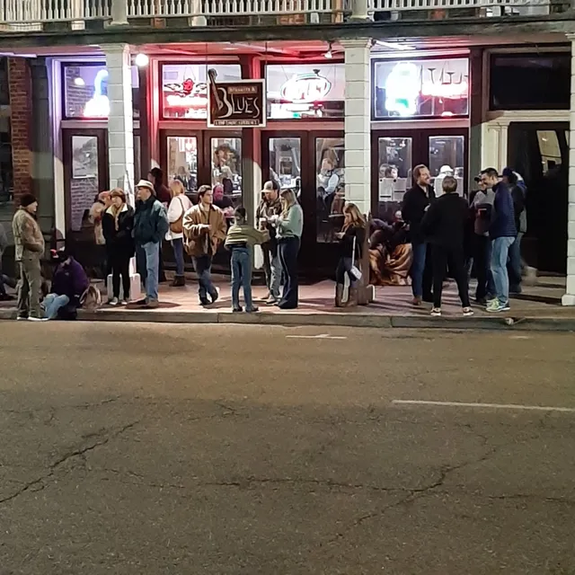 Andrew's Tavern-DiveBar