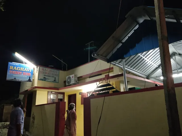 Raghavi Tourist Home