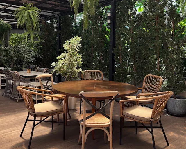 Hungry Brown Eat and Coffee Roasters