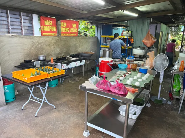 Warung NasiLemak C.I.Q Kg Melayu
