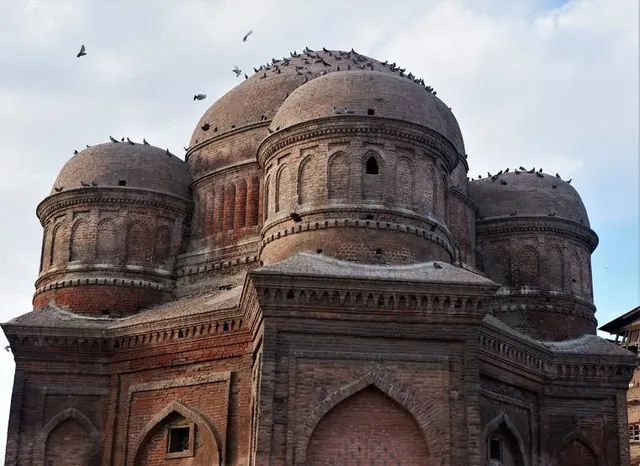 Tomb of Zain-ul-Abidin's Mother
