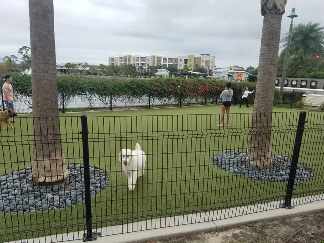 Center Lake Doggy Park
