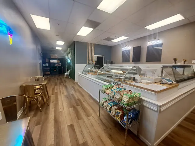 Melos Sandwich & Dessert