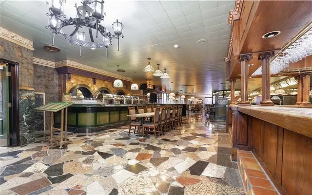 Queens View | Pub & Restaurant