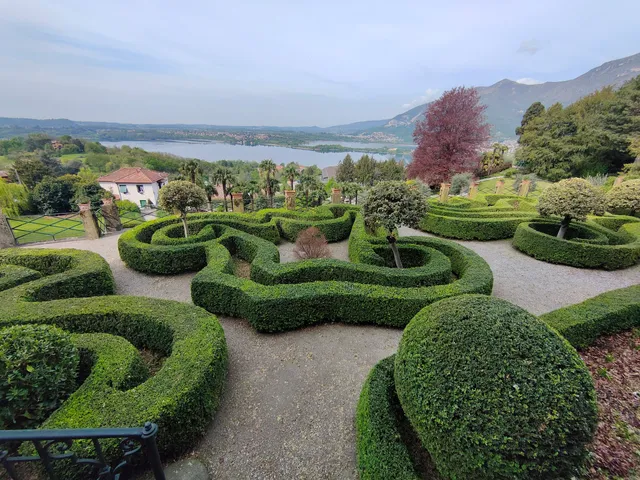 Giardini storici di Villa Bertarelli (sede del Parco Monte Barro)