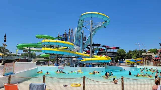 Schlitterbahn season pass office
