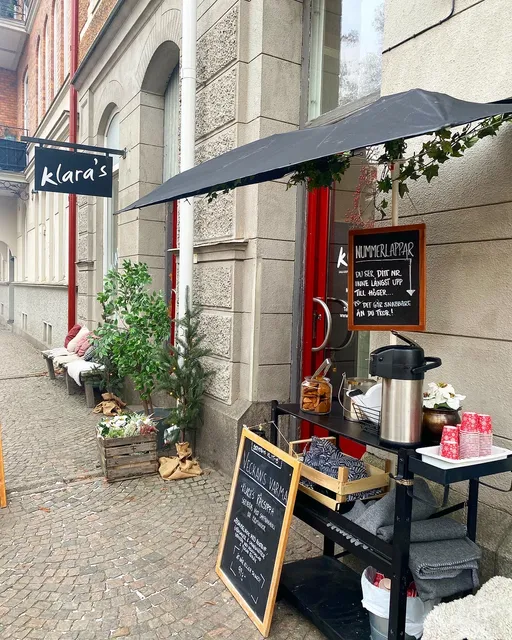 Klaras Café