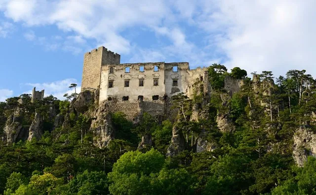 Burgruine Rauhenstein