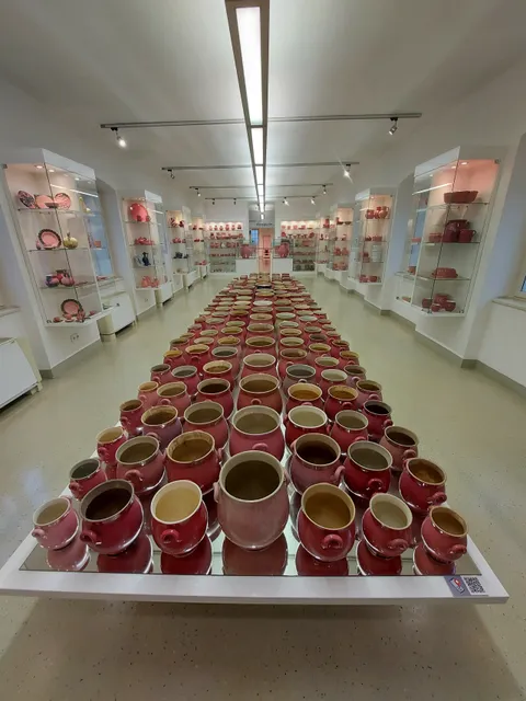 Rózsaszín Zsolnay Kiállítás