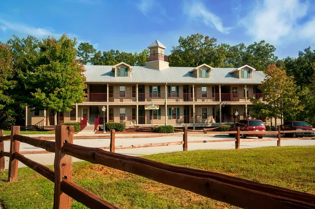 Holiday Inn Club Vacations Apple Mountain Resort at Clarkesville, an IHG Hotel
