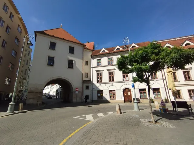 Měnín Gate