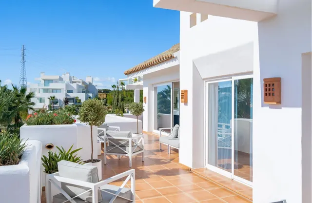 Alcazaba Lagoon Penthouse 422