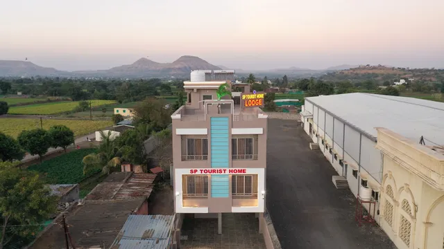 SP TOURIST HOME (Lodge)