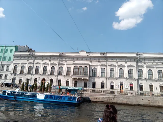 Shuvalovskiy Dvorets