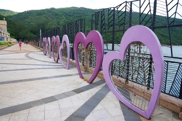 Discovery Bay Love Lock Promenade