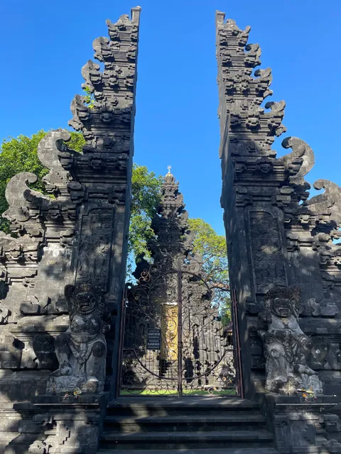 Pura Dalem Kahyangan