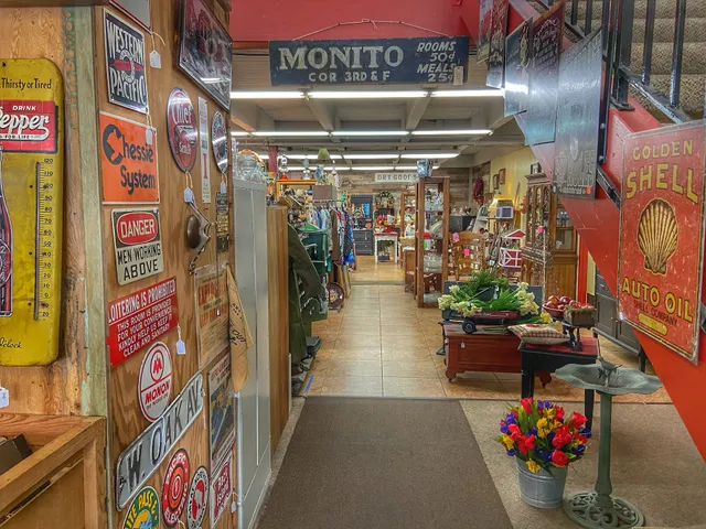 Visalia Vintage & Antiques