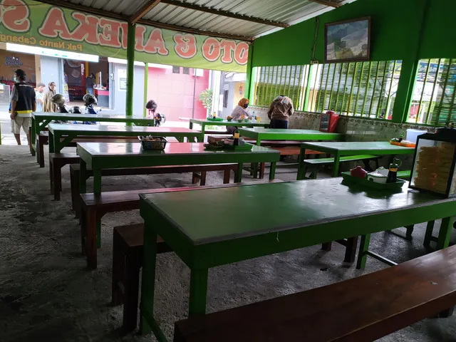 Soto Ayam Dan Soto Sapi Pak Nanto