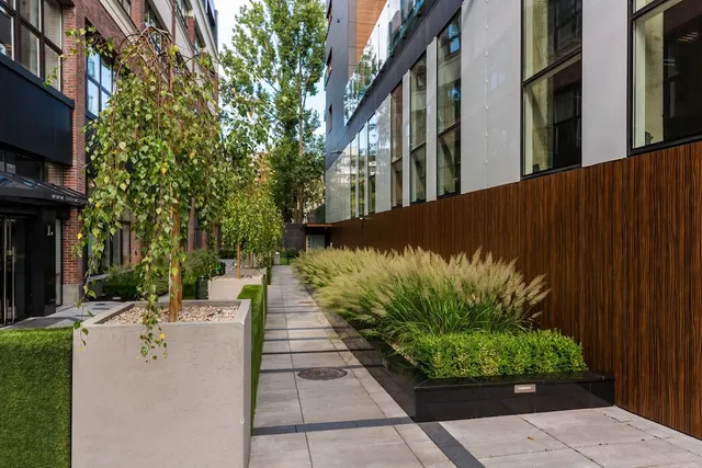 Pawia 51/4 Noclegi Renters PL