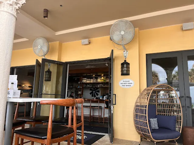 Benny's On The Beach - Pier