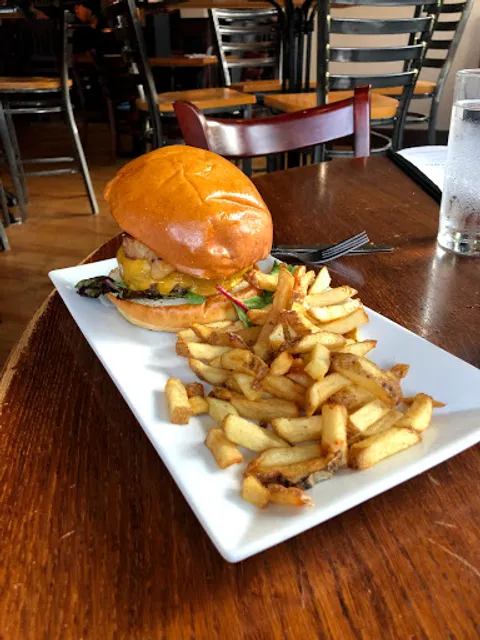 Richardson's Kitchen And Bar Warren, RI