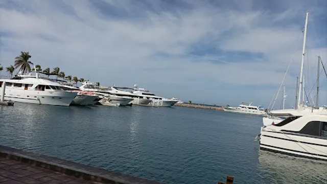 BISTRO MARINE & STEAKHOUSE