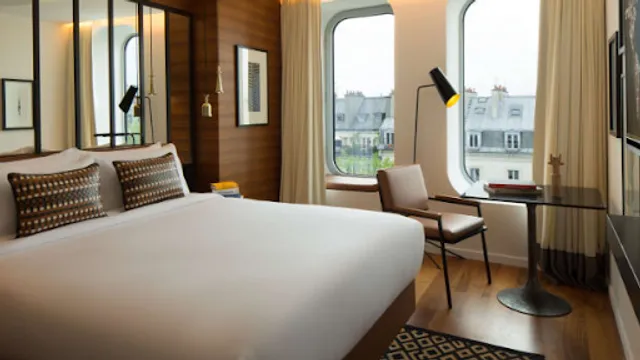 Renaissance Paris Republique Hotel