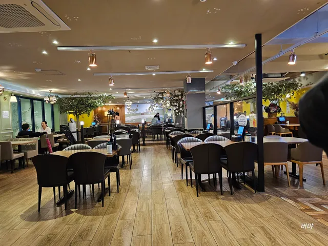 Lee Jae Mo Pizza, Busan Headstore