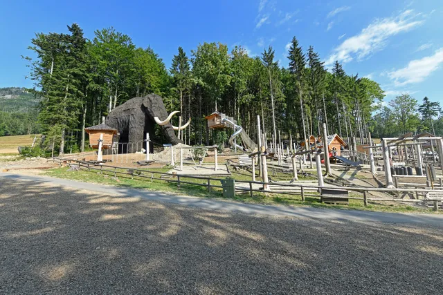 Mammut-Wasserpark