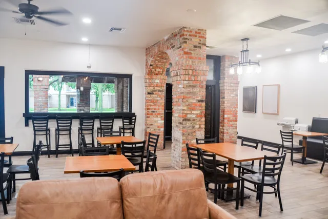 1889 Cake and Coffee Bar