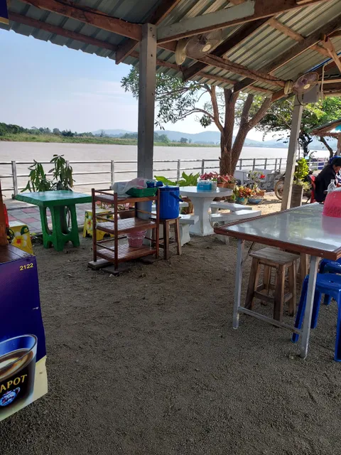 ครัวบ้านแม่ ก๋วยเตี๋ยวหมู-เนื้อ ตามสั่ง