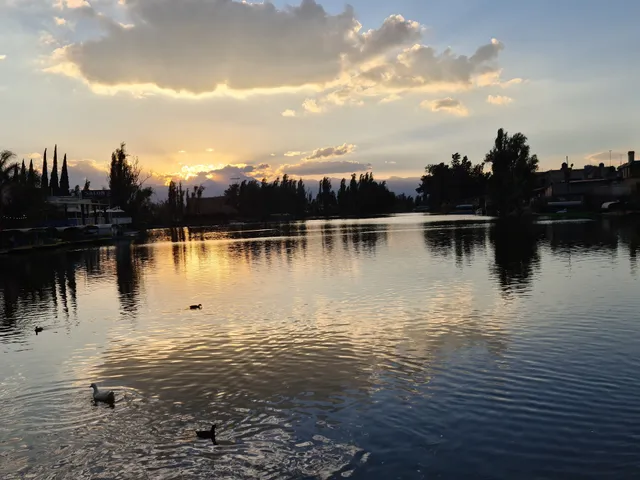 Laguna de Los Reyes Aztecas
