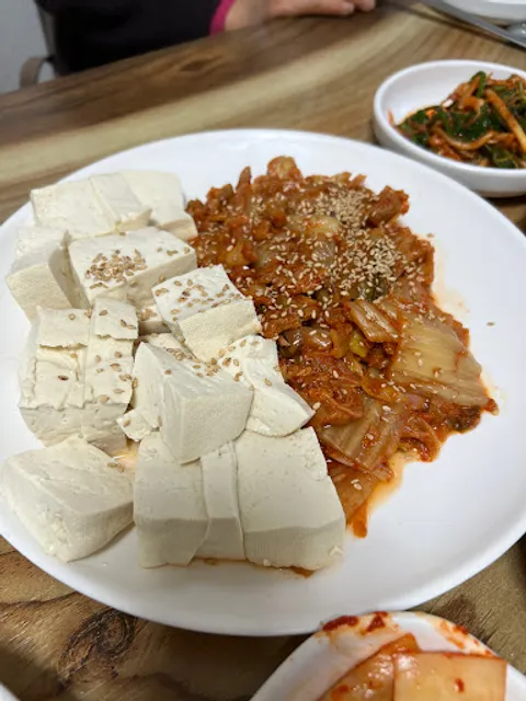 동뜰식당