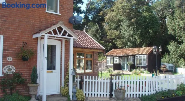 Meadow Farm Cottage B & B