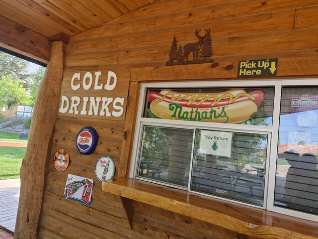 Bear’s Den Gift Shop