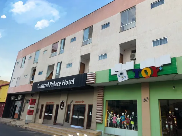 Central Palace Hotel