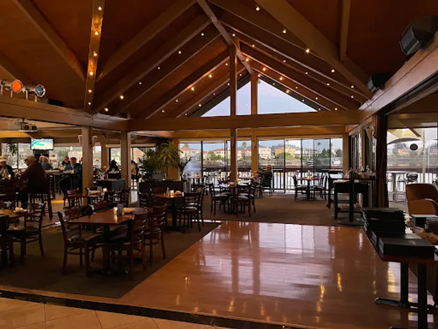 Lighthouse Bar & Grill