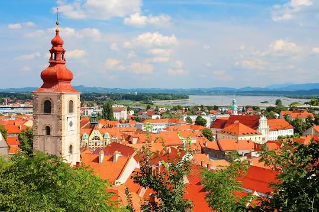 Mestni Stolp in zvonik cerkve sv. Jurija / Ptuj City Tower