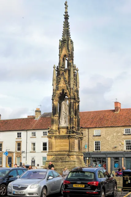 Monument to Second Baron Feversham - William Duncombe