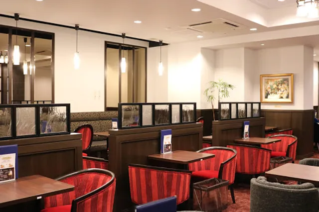 Renoir Shinjuku Minamiguchi Lumine-mae