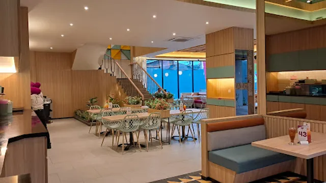 Solaria - Jatiwaringin