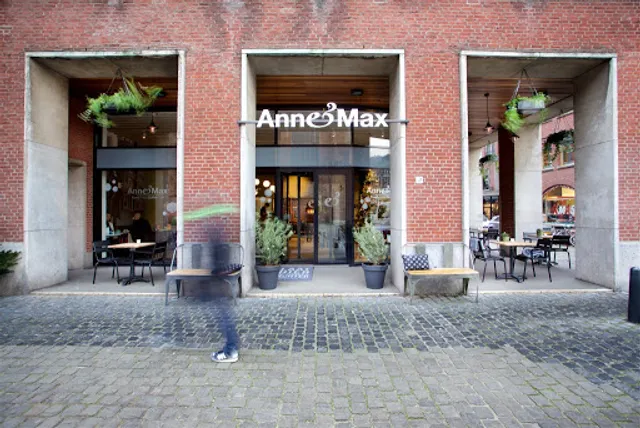 Anne&Max Den Haag Kerkplein