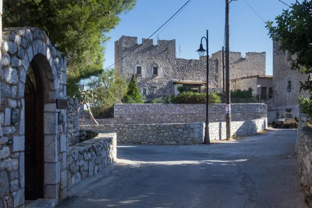 Tsitsiris castle